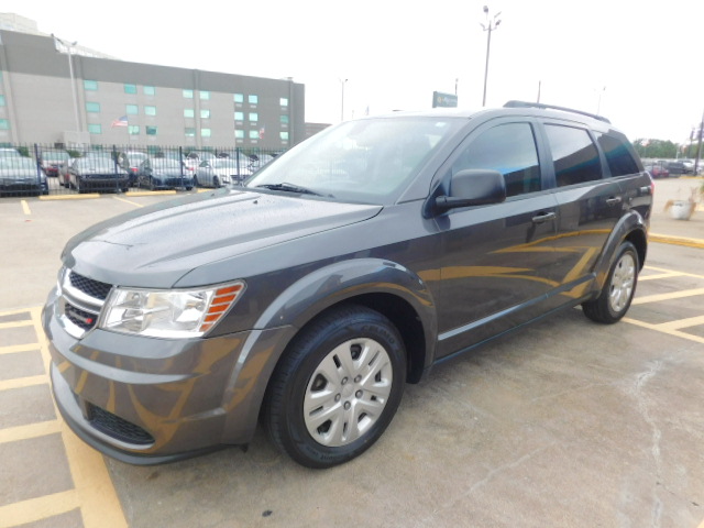 Used 2019 Dodge Journey FWD SE image 4