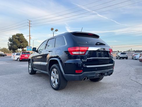 Used 2011 Jeep Grand Cherokee Limited image 5