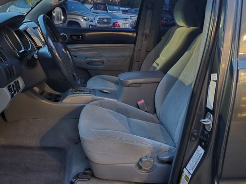 Used 2010 Toyota Tacoma SR5 image 22