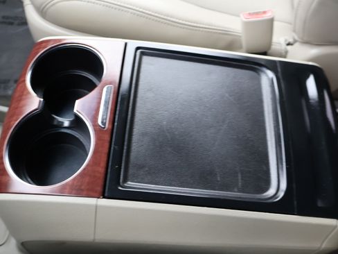 Used 2014 Toyota Sienna XLE image 30