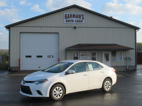 Used 2014 Toyota Corolla FWD image 1