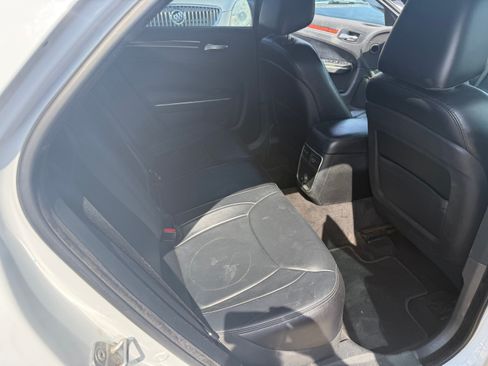 Used 2014 Chrysler 300 image 7