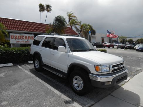 Used 1999 Toyota 4Runner SR5 image 8