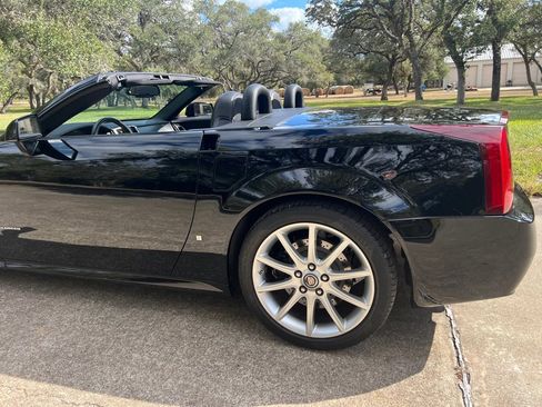 Used 2006 Cadillac XLR V image 7