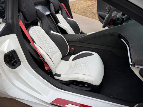 Used 2023 Chevrolet Corvette Premium Conv w/ 3LT image 31