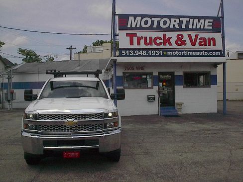 Used 2019 Chevrolet Silverado 2500 W/T AWD/4WD image 2