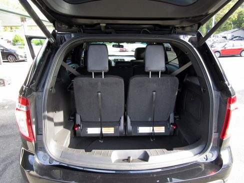 Used 2015 Ford Explorer XLT image 15