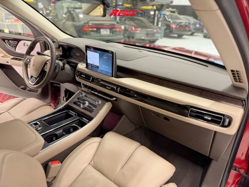 Used 2020 Lincoln Aviator Reserve image 18
