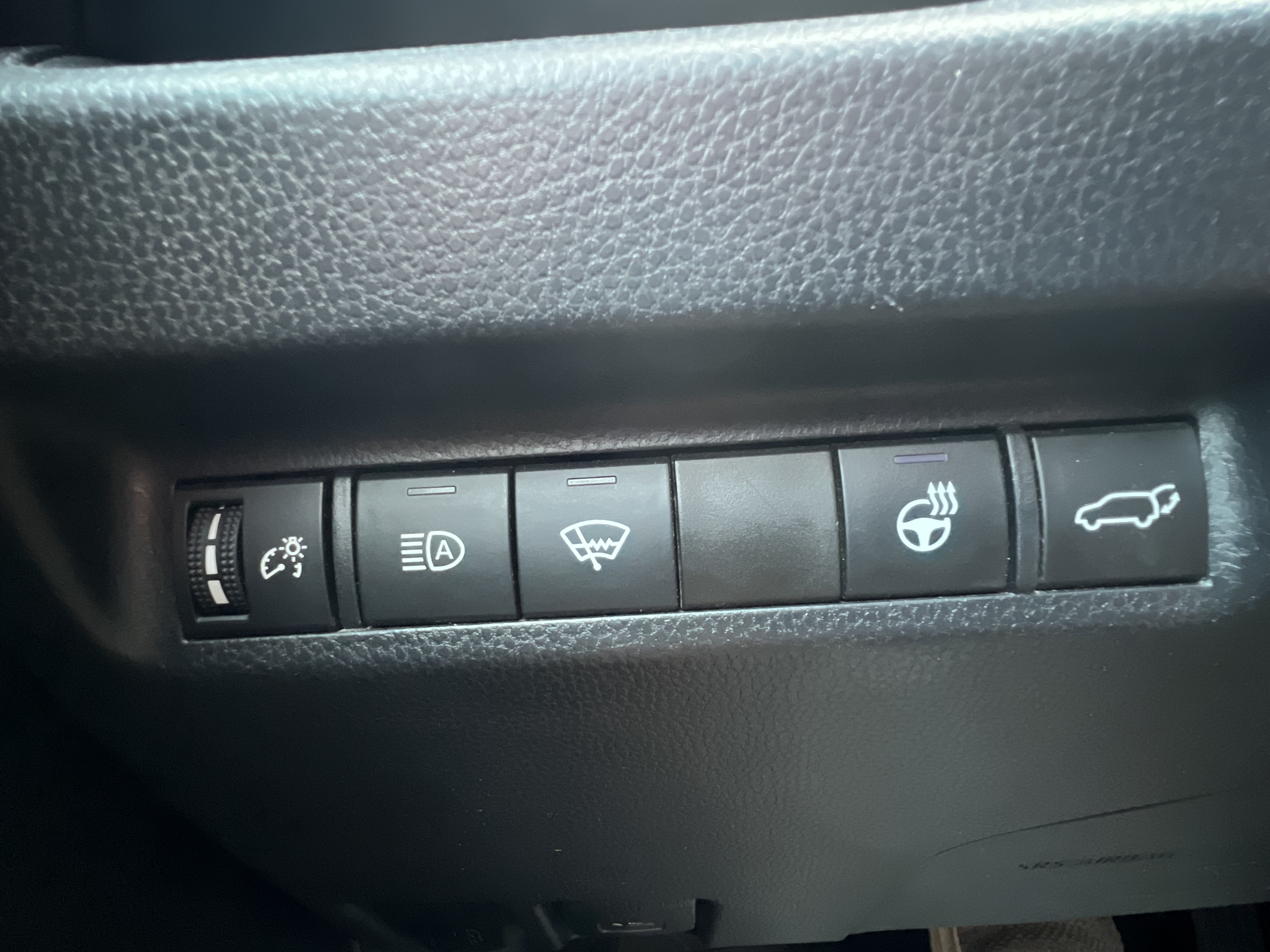 Used 2022 Toyota RAV4 AWD XLE w/ Convenience Package image 19