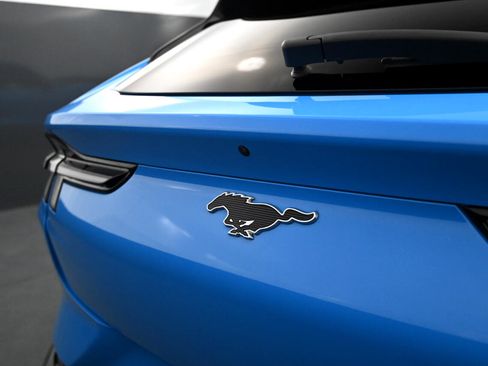 Used 2022 Ford Mustang Mach-E Premium image 5