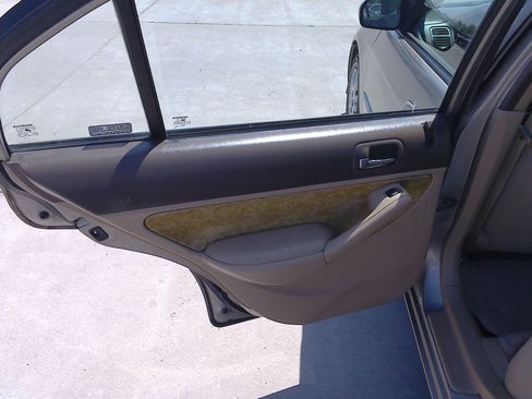 Used 2004 Honda Civic LX image 10