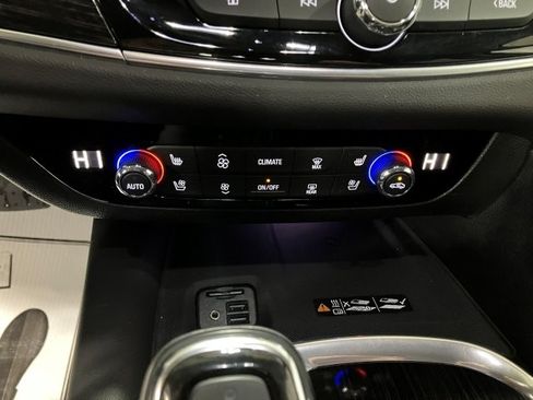 Used 2020 Buick Enclave Avenir image 15