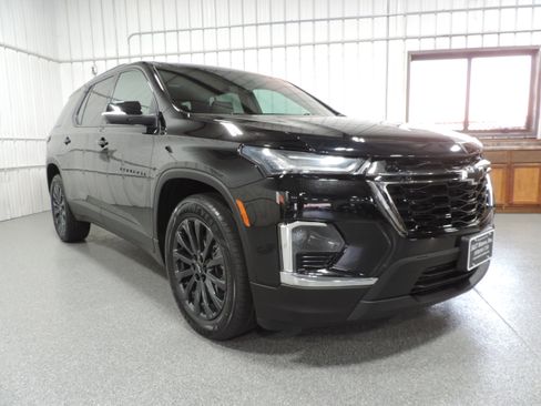 Used 2023 Chevrolet Traverse RS image 7