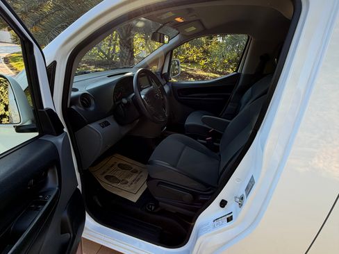 Used 2021 Nissan NV200 SV Van 4D FWD image 10
