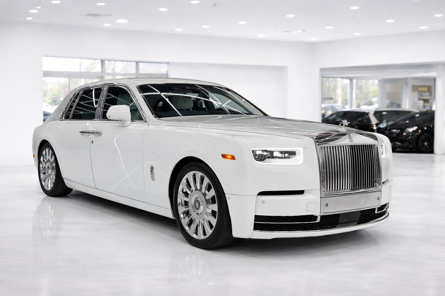 Used 2018 Rolls-Royce Phantom Sedan RWD image 1