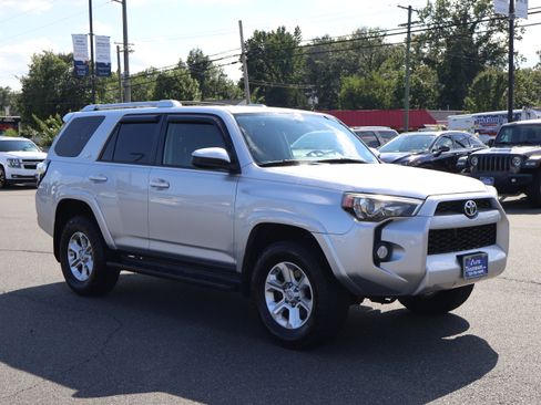 Used 2014 Toyota 4Runner SR5 image 10