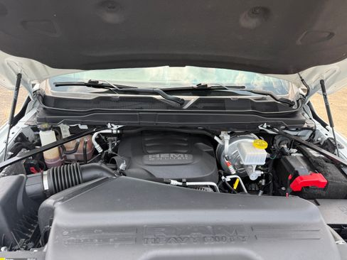 Used 2024 RAM 2500 4x4 Crew Cab Tradesman image 19