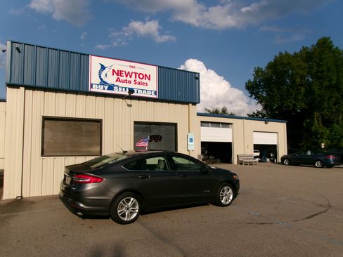 Used 2018 Ford Fusion S Hybrid FWD image 11
