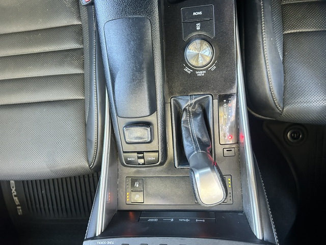 Used 2016 Lexus IS 300 AWD image 18