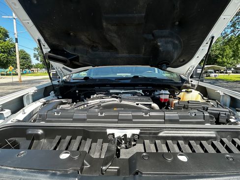 Used 2023 Chevrolet Silverado 2500 4x4 Crew Cab LT image 19