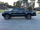 Used 2022 Toyota Tacoma TRD Sport image 5