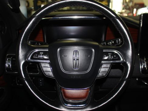 Used 2023 Lincoln Navigator 4WD Reserve image 33