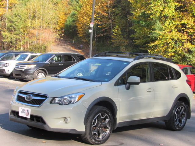 Used 2013 Subaru XV Crosstrek 2.0i Premium AWD/4WD image 2