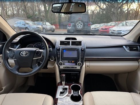 Used 2012 Toyota Camry XLE image 14