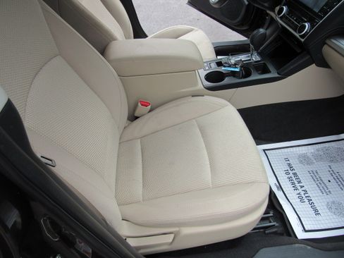 Used 2019 Subaru Outback 2.5i Premium AWD/4WD image 18