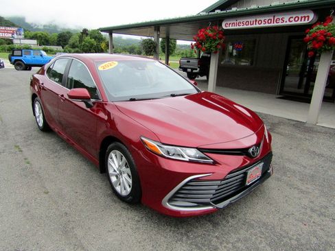 Used 2021 Toyota Camry LE FWD image 2