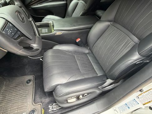 Used 2023 Lexus LS 500h AWD w/ Luxury Package image 24