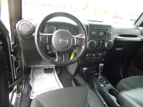 Used 2015 Jeep Wrangler Sport image 19