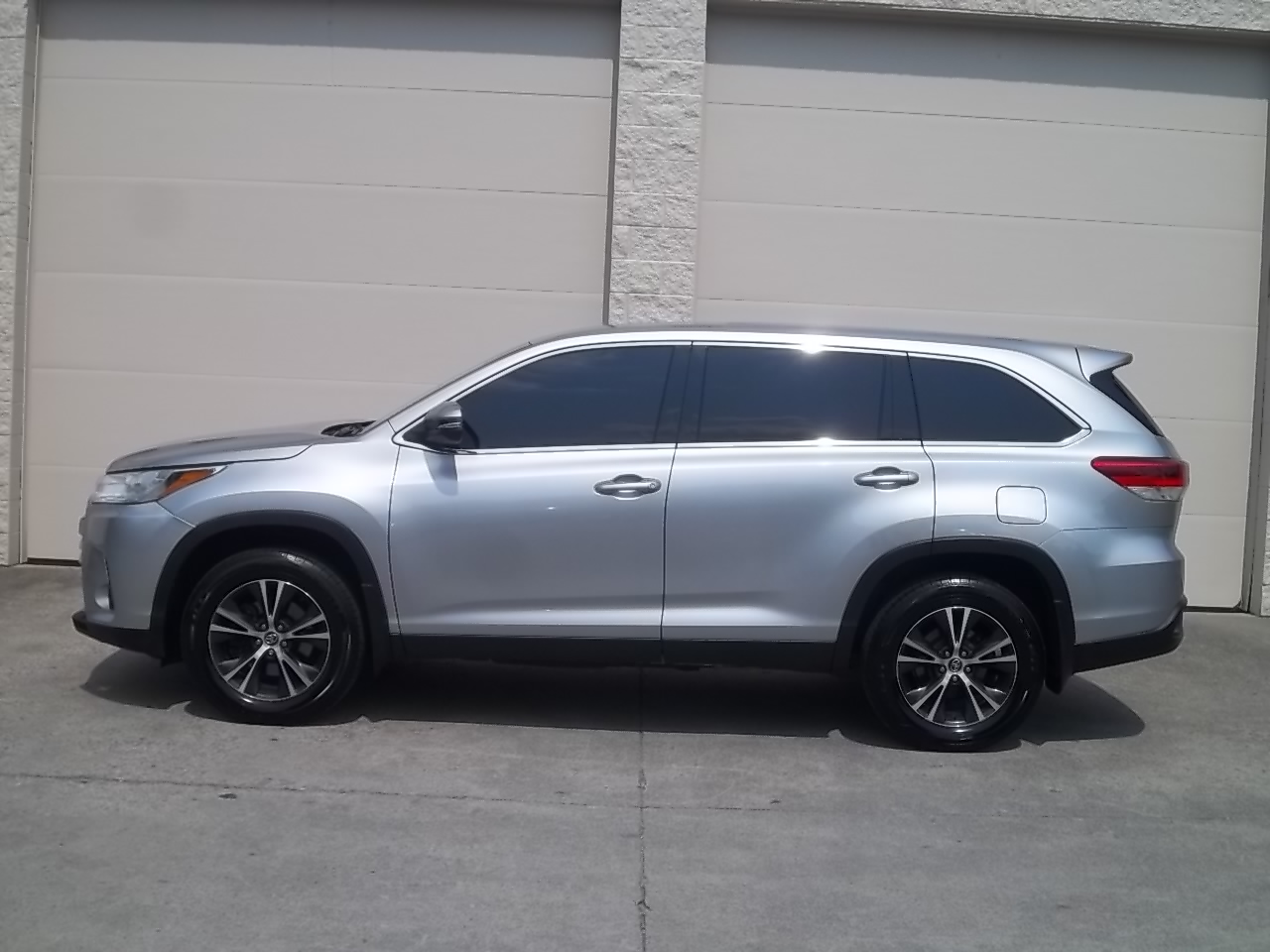 Used 2019 Toyota Highlander AWD V6 image 7
