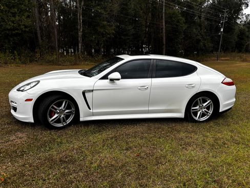 Used 2011 Porsche Panamera 4 image 2