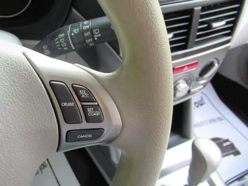 Used 2013 Subaru Forester 2.5X Premium AWD/4WD image 18