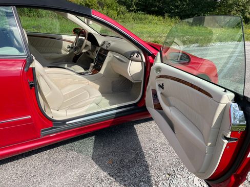 Used 2007 Mercedes-Benz CLK 550 image 15