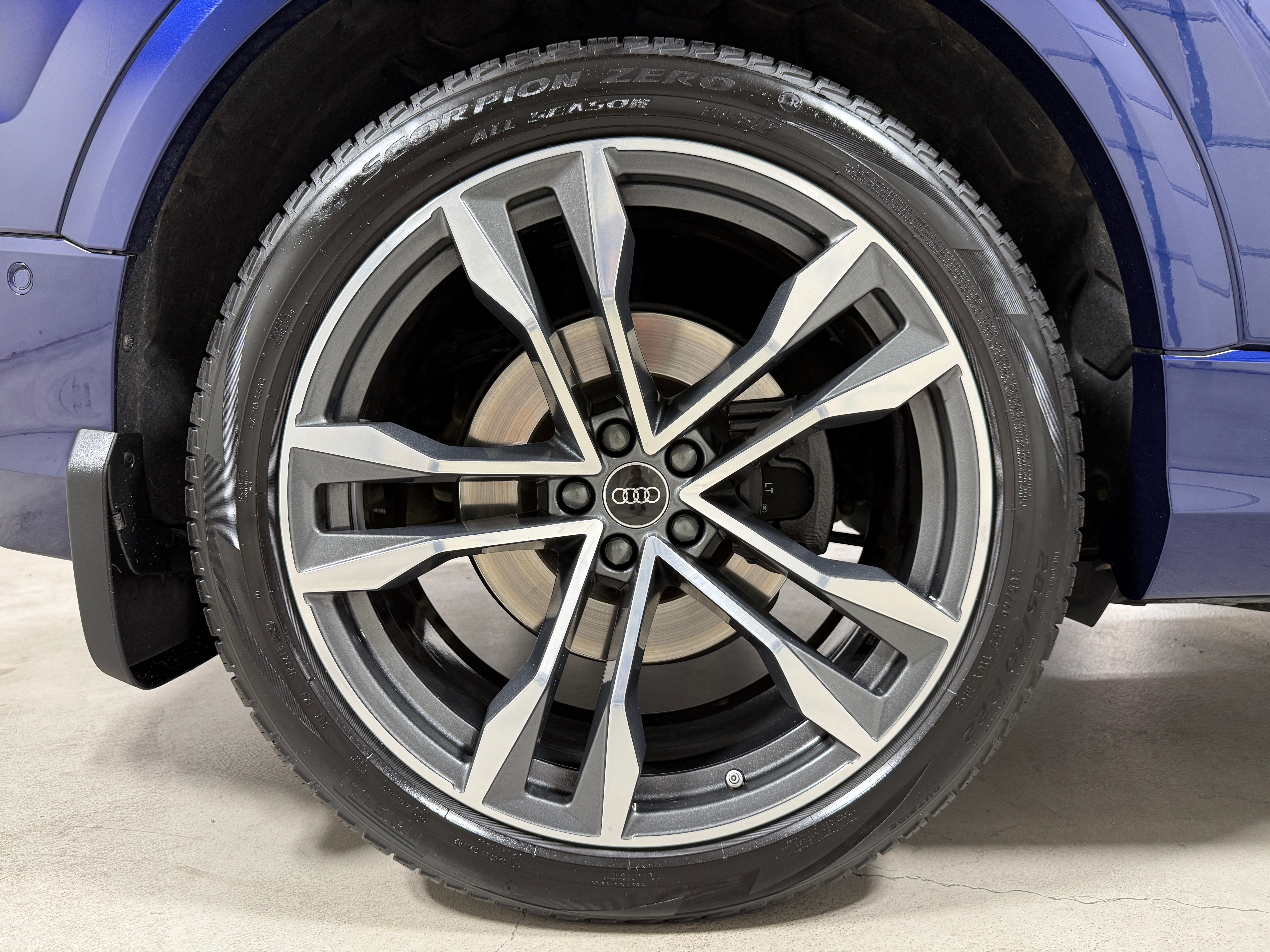 Used 2023 Audi SQ8 Prestige AWD/4WD image 15