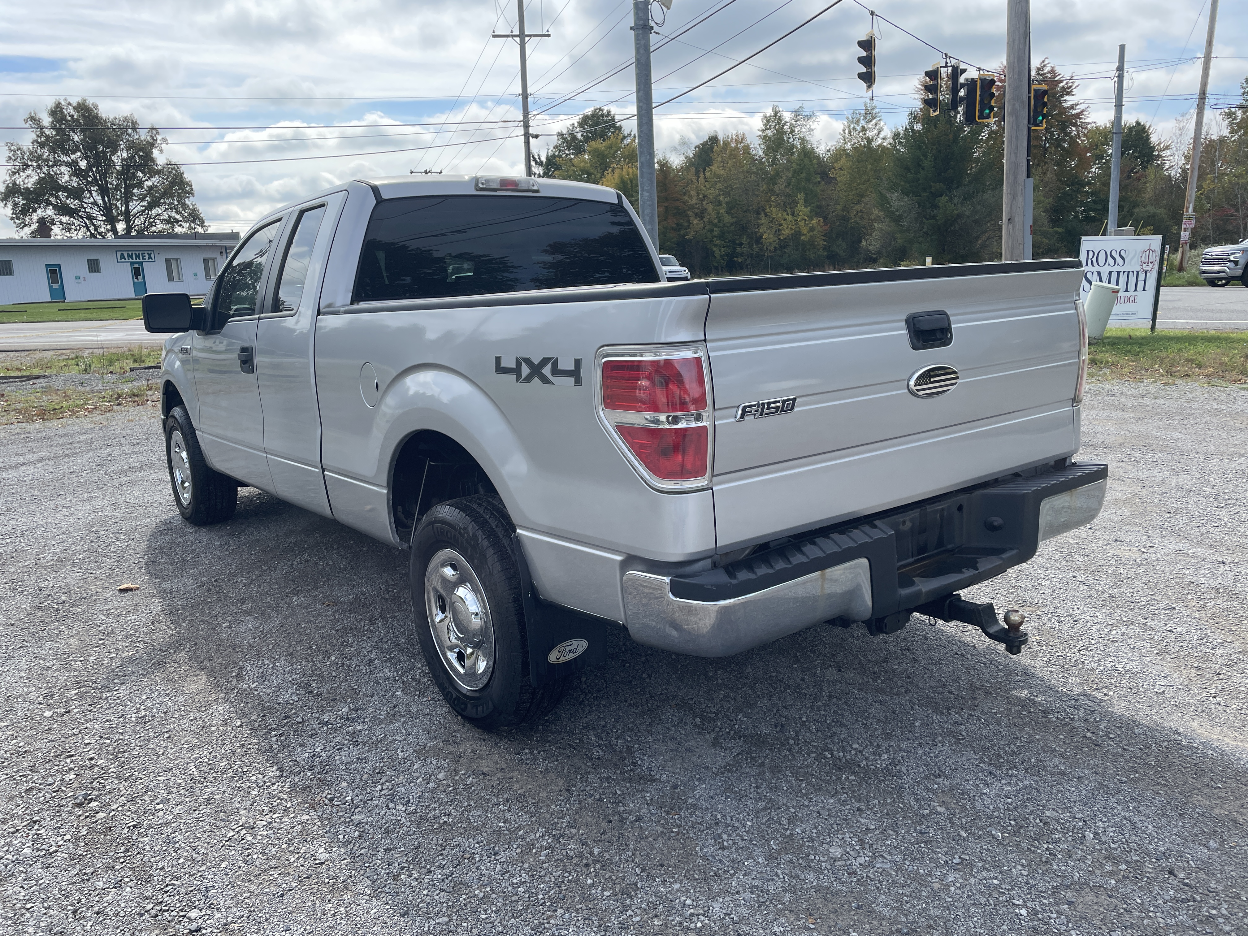 Used 2010 Ford F150 4x4 SuperCab image 3