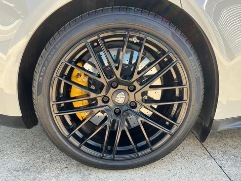 Used 2021 Porsche Panamera Turbo S image 25