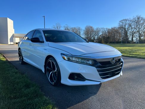 Used 2022 Honda Accord Hybrid Sport image 3