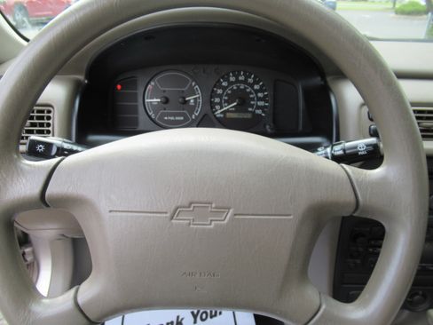 Used 1999 Chevrolet Prizm FWD image 11