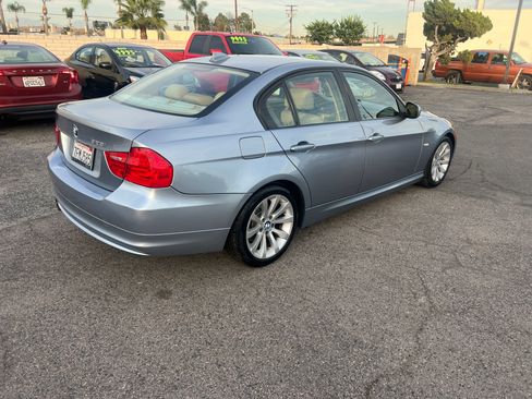 Used 2011 BMW 328i image 2
