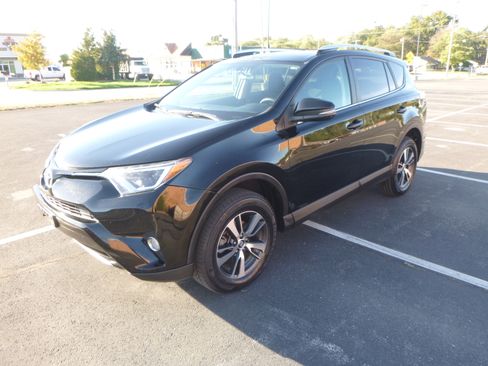 Used 2016 Toyota RAV4 XLE image 2