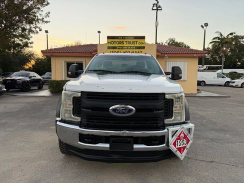 Used 2017 Ford F550 image 8
