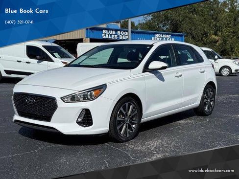 Used 2020 Hyundai Elantra GT image 1