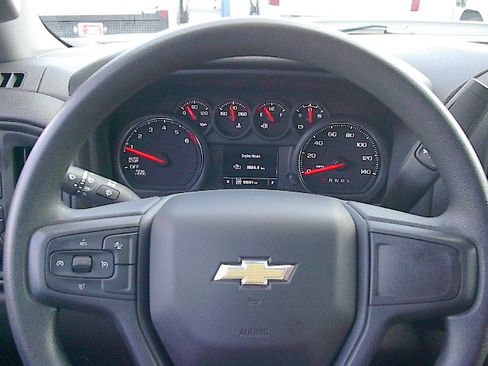 Used 2024 Chevrolet Silverado 1500 W/T AWD/4WD image 16