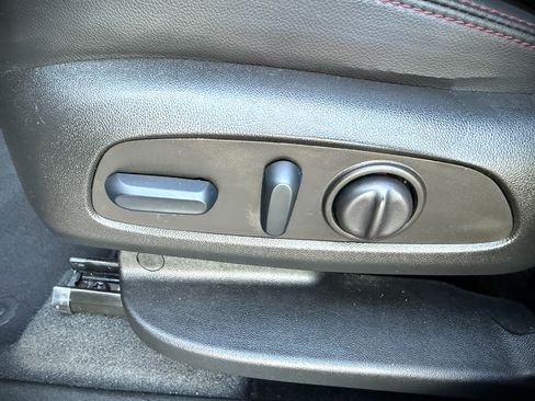 Used 2022 Chevrolet Equinox RS image 27