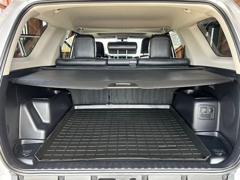 Used 2015 Toyota 4Runner Limited image 16