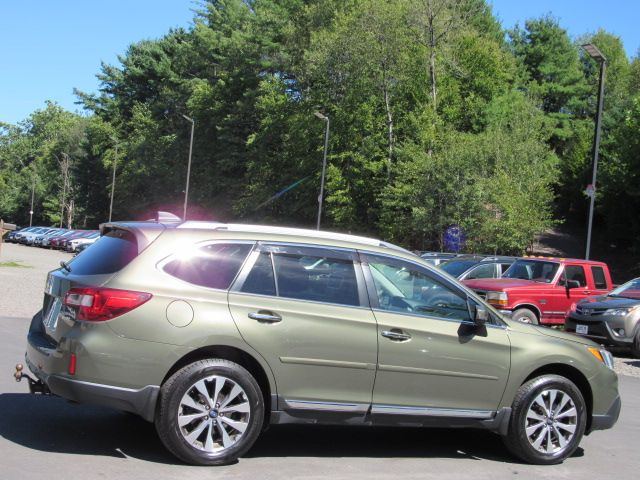 Used 2017 Subaru Outback 2.5i Touring AWD/4WD image 10