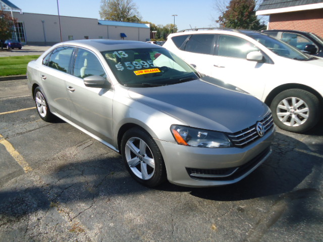 Used 2013 Volkswagen Passat TDI SE FWD image 10